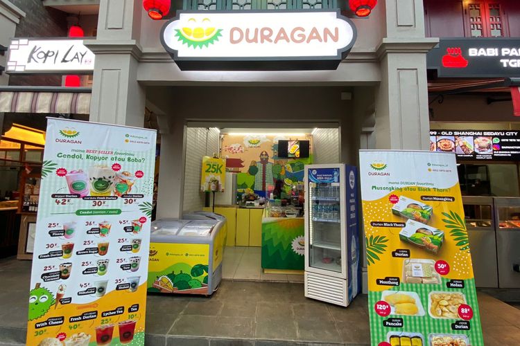 Tenant Duragan di Old Shanghai Jakarta, yang menjual aneka minuman mulai dari teh hingga olahan durian. 