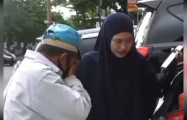 Video Viral Jukir di Makassar Dapat Hadiah Umrah Gratis, Awalnya ...