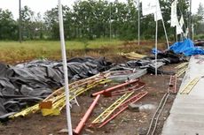 Tenda dan Baliho HUT Mamuju Tengah Porak-poranda Diterjang Angin Kencang dan Hujan