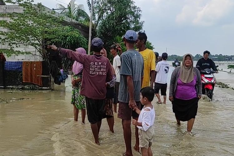Banjir Demak Meluas ke 9 Desa, 2.800 Lebih Orang Mengungsi 