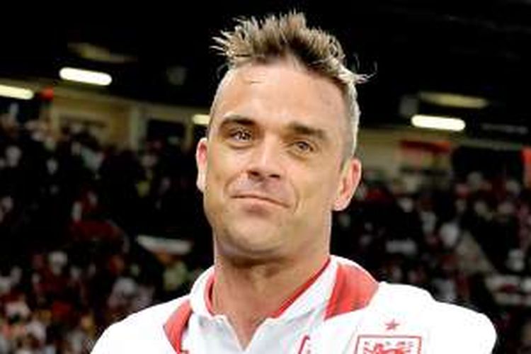 Penyanyi asal Inggris sekaligus pendiri Soccer Aid, Robbie Williams