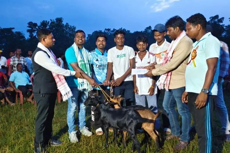 Turnamen Sepak Bola 64 Desa di India Peraturannya Mengacu FIFA, Kambing Jadi Hadiah Utama