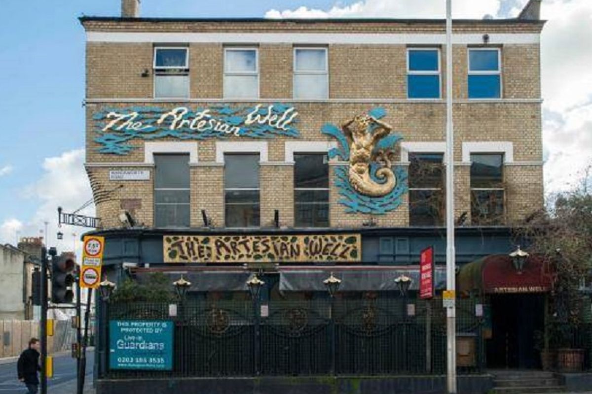 Klub malam The Artesian Well di Clapham, London selatan.