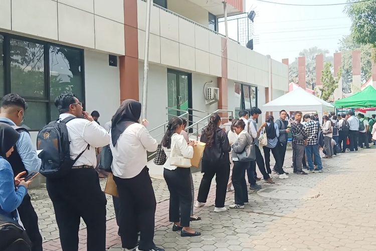 Job Fair Ramai, Kenapa Anak Muda Tetap Sulit Dapat Kerja?