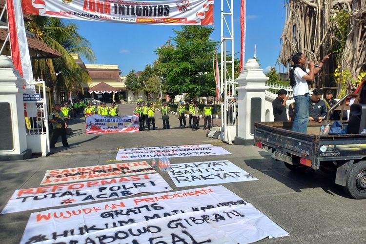 Ogah Ketemu DPRD, Mahasiswa Jogja Demo di 3 Titik Desak Pengesahan RUU Perampasan Aset