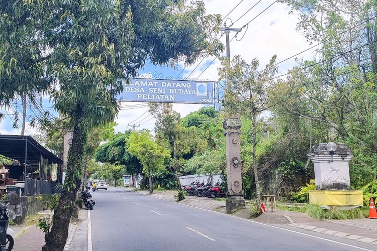 Gapura selamat datang di Desa Seni Peliatan di Jalan Raya Cok Rai Pudak, Ubud, Gianyar, Bali. Kompas.com/ Yohanes Valdi Seriang Ginta