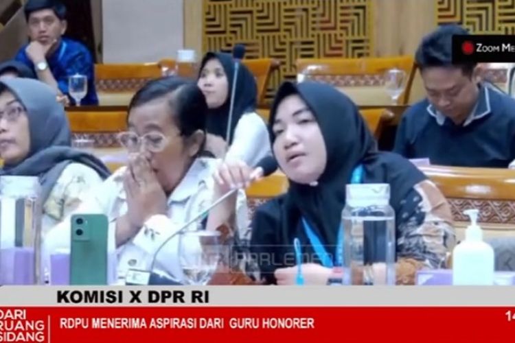 Guru honorer asal Lampung Utara, Hera Yunita Sari, saat rapat dengar pendapat dengan Komisi X DPR, beberapa waktu lalu