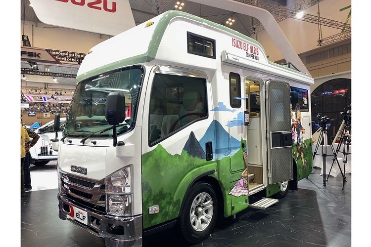 Isuzu Elf NLR B Campervan yang ada di booth Isuzu di GIIAS 2022.