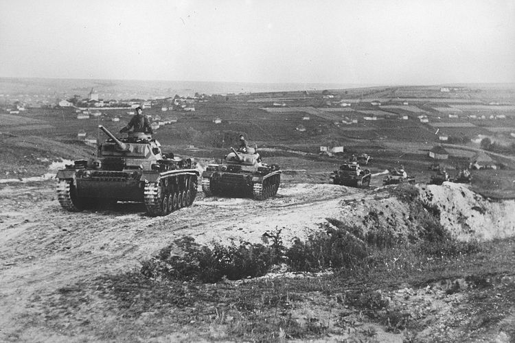 Tank yang dikerahkan Jerman selama menerapkan taktik Blitzkrieg pada masa Perang Dunia II.