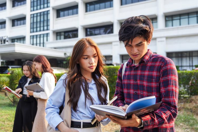 President University Buka Program Joint Degree dengan Queensland University of Technology, Mahasiswa Raih 2 Gelar