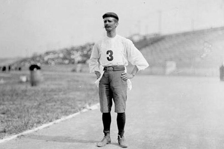 Andarin Felix Carbajal, pelari asal Kuba yang mengikuti marathon di Olimpiade 1904.