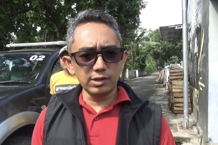 Kapolsek Pasirian Iptu Loni Roi Madhona, Kamis (12/12/2024)