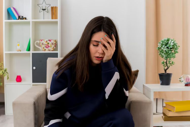 Untuk perempuan, isu kesehatan mental yang sering dikeluhkan adalah masa depan, hubungan keluarga, dan kecemasan.