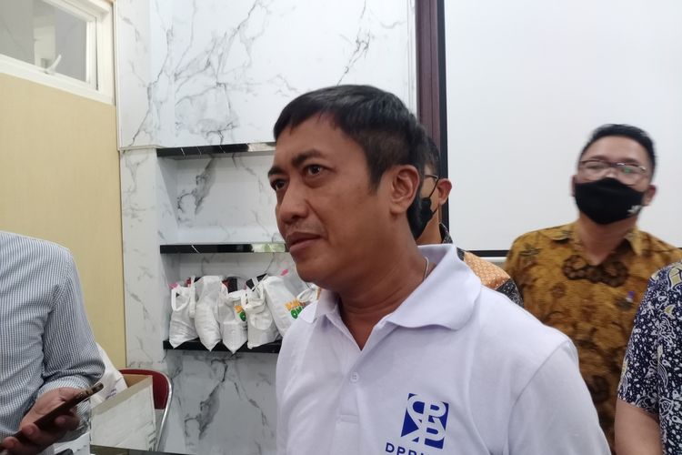 Kepala DPRKPP Kota Surabaya Irvan Wahyudrajat