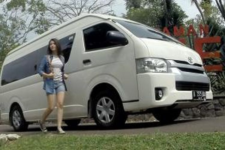 Toyota Hiace sarat fitur keamanan sebagai mobil penumpang.