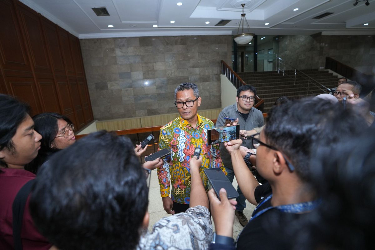 Juru Bicara Kementerian Perindustrian (Kemenperin) Febri Hendri menanggapi pemberitaan media terkait penetapan 11 tersangka oleh Kejaksaan Agung (Kejagung) dalam perkara dugaan penyimpangan ekspor crude palm oil (CPO) dan palm oil mill effluent (POME).
