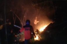 3 Hektar Hutan di Situbondo Terbakar, Petugas Padamkan Api dengan Kayu