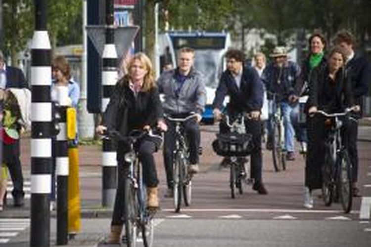 Amsterdam terpilih sebagai kota terbaik dan paling ramah untuk pesepeda dari Copenhagenize Index 2013.