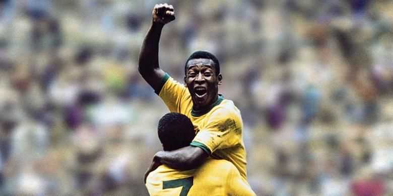 Pele merayakan gol ke gawang Italia dalam laga final Piala Dunia 1970 di Meksiko. Timnas Brasil ketika itu menjadi juara Piala Dunia 1970 setelah menghancurkan Italia 4-1 pada partai final. Gol terakhir Brasil yang diciptakan oleh Carlos Alberto kerap disebut gol terbaik dalam sejarah final Piala Dunia.