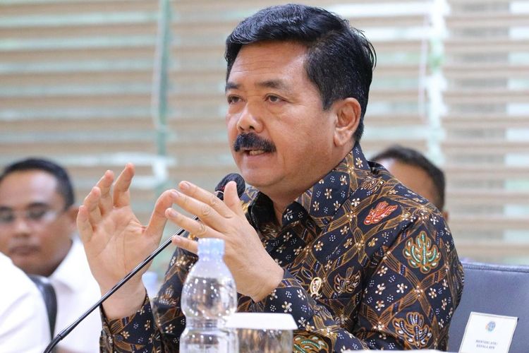 Menteri ATR/Kepala BPN Hadi Tjahjanto SAAT menghadiri Rapat Kerja dengan Komite I DPD RI tentang permasalahan pengadaan tanah PSN pada Selasa (14/11/2023).