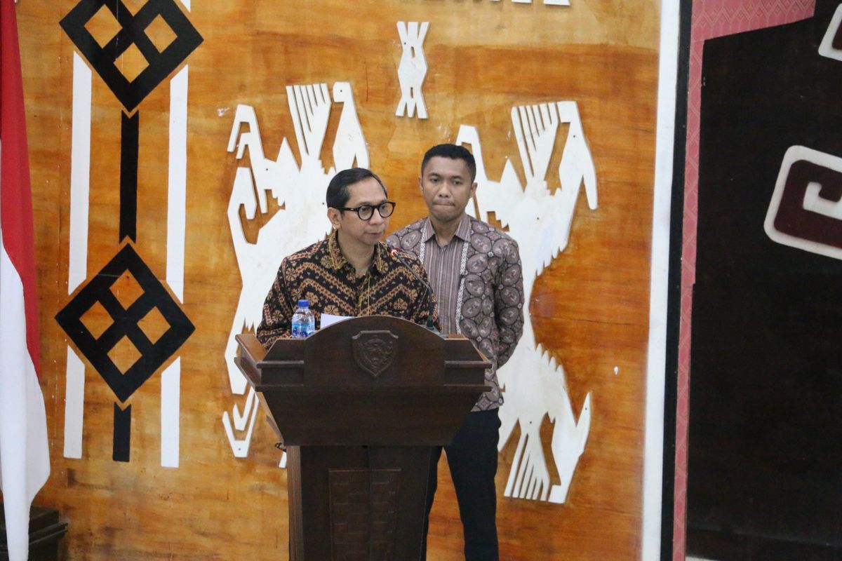 Penjabat Gubernur Nusa Tenggara Timur Ayodhia Kalake, saat menghadiri rapat paripurna ke-3 masa persidangan 1 tahun sidang 2023 - 2024 bertempat di ruang sidang utama DPRD Provinsi NTT, Kamis (21/9/2023)