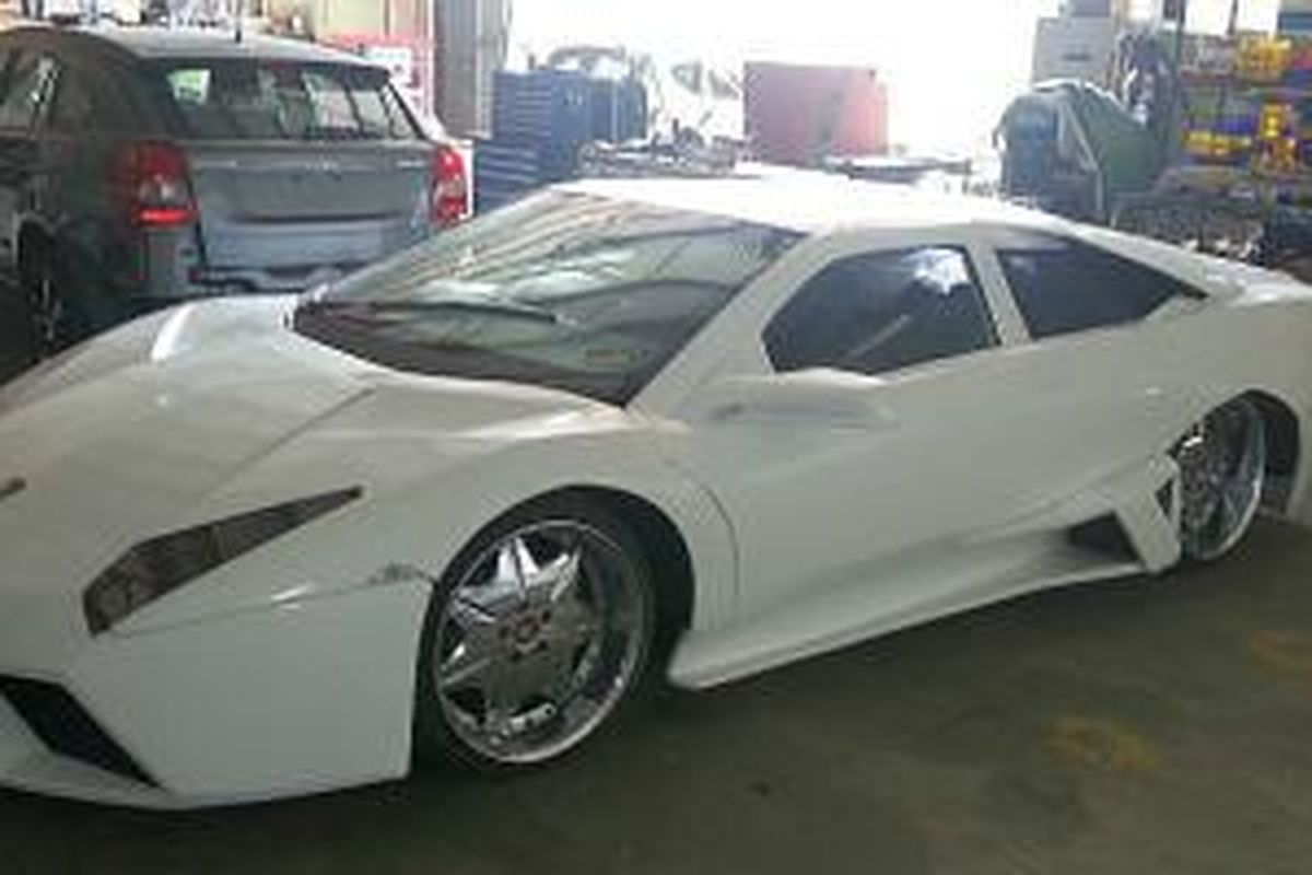 Lamborghini Revanton versi replika