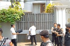 Sempat Tertahan di Luar, Polisi Akhirnya Bisa Masuk ke Rumah Ketua KPK Firli Bahuri di Jaksel