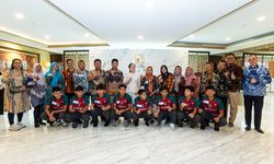 Anak Penjual Kerupuk hingga Anak Guru, Raih Beasiswa Sepak Bola ke Portugal