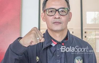 CEO Bandung Premier League, Doni Setiabudi, saat menyerahkan berkas pendaftaran sebagai calon ketua umum, wakil ketua umum, dan anggota Komite Eksekutif PSSI periode 2023-2027 di GBK Arena, Senayan, Jakarta, Senin (16/1/2023). Artikel ini berisi profil Doni Setiabudi.