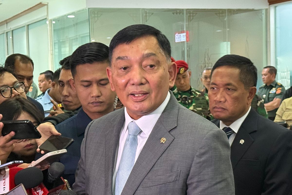 Menhan Sjafrie Sjamsoeddin di Gedung DPR, Senayan, Jakarta, Rabu (9/7/2025).