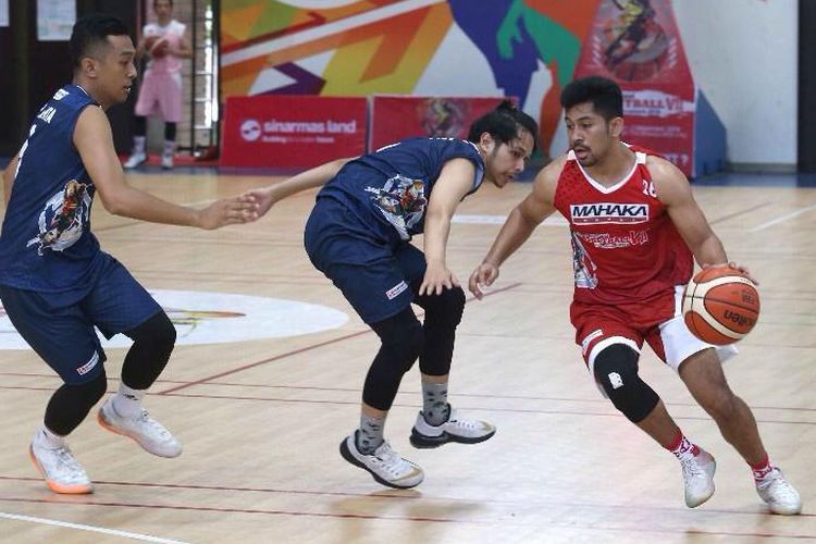 Tahun ini, 2019, Transmedia pada Sabtu (30/11),  di lapangan basket The Breeze Arena, BSD City, Tangerang Selatan, memupuskan harapan semifinalis, Mahaka Grup. Variasi menggiring bola dalam permainan bola basket dapat dilakukan dengan tiga teknik yaitu menggiring bola rendah, tinggi dan spin dribble.
