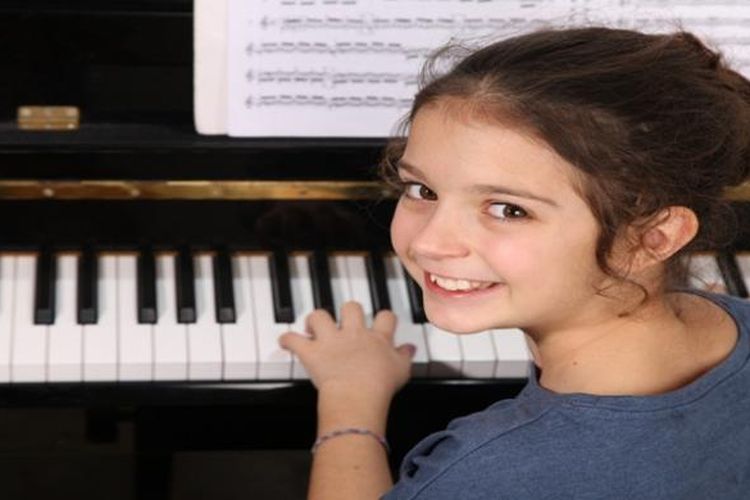 5 Cara Tumbuhkan Ketertarikan Anak Bermain Musik