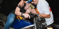Ariel Noah Dapat Hadiah Ultah Motor Lawas Suzuki RGR 150