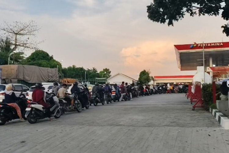 Antrean BBM Masih Terjadi di Riau, Pemprov Ajukan Tambahan Kuota ke BPH Migas