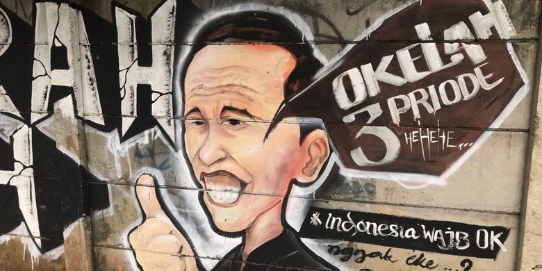 Mural sosok Jokowi di sebuah tembok di Jalan Kebagusan Raya, Kebagusan, Pasar Minggu, Jakarta Selatan pada Selasa (31/8/2021) siang. Mural tersebut menyindir wacana Jokowi untuk maju menjadi presiden tiga periode.