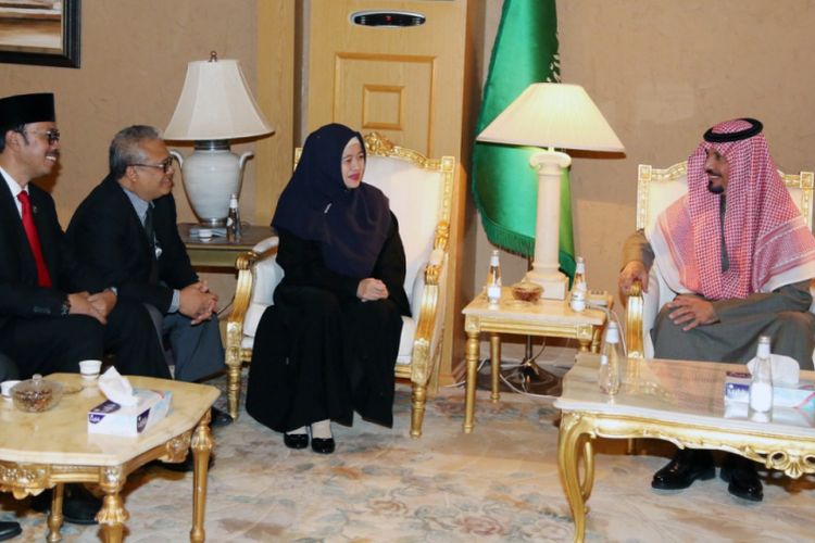 Menko PMK Puan Maharani ketika beraudiensi dengan Menteri Garda Nasional Kerajaan Arab Saudi, Pangeran Khalid Bin Abdulaziz Bin Ayyaf Al Muqrin, di Riyadh, Arab Saudi, Rabu (19/12/2018).