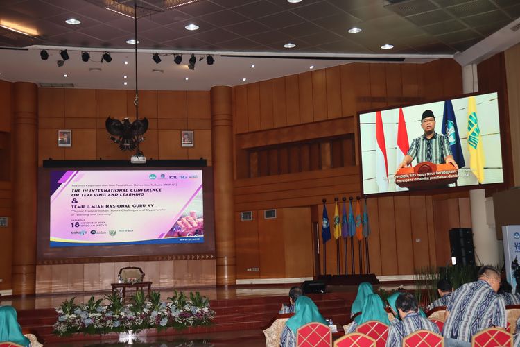 Fakultas Keguruan dan Ilmu Pendidikan (FKIP) Universitas Terbuka (UT) menggelar kegiatan The 1st International Conference on Teaching and Learning (ICTL I) dan Temu Ilmiah Nasional Guru (TING) XV, pada Sabtu (18/11/2023). 