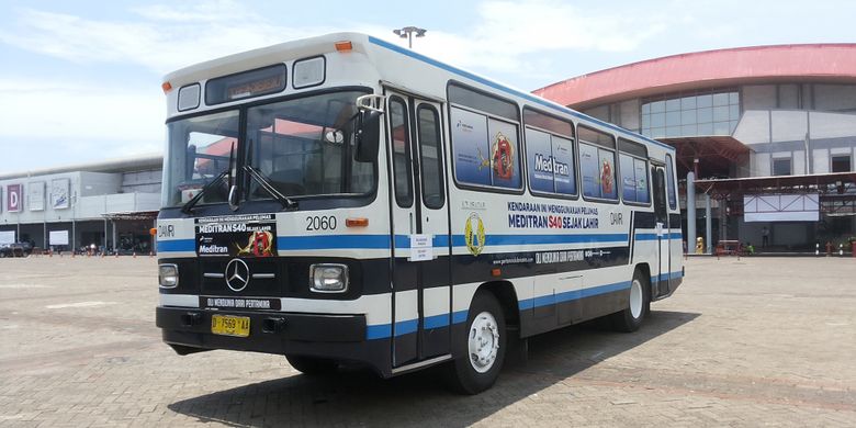 Mercedes Benz OH-306, salah satu bus lawas yang ikut dipamerkan dalam ajang pameran Indonesia Classic N Unique Bus (Incubus) 2018 di Hall B Jakarta International Expo, Kemayoran, Jakarta Pusat pada 22-24 Maret 2018.