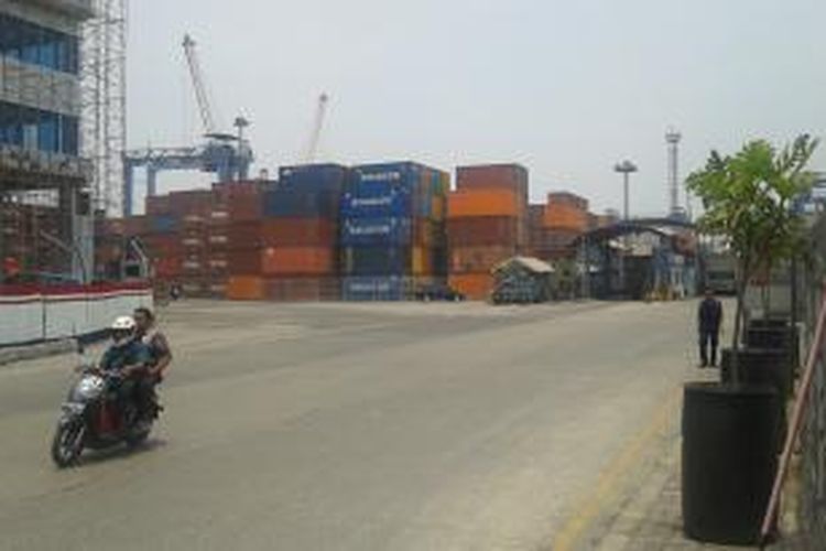 Terminal III Pelabuhan Tanjung Priok, Jakarta Utara, Jumat (24/10/2014).