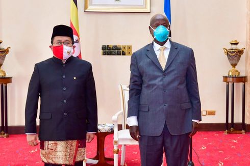 Dubes RI Serahkan Surat-surat Kredensial ke Presiden Uganda