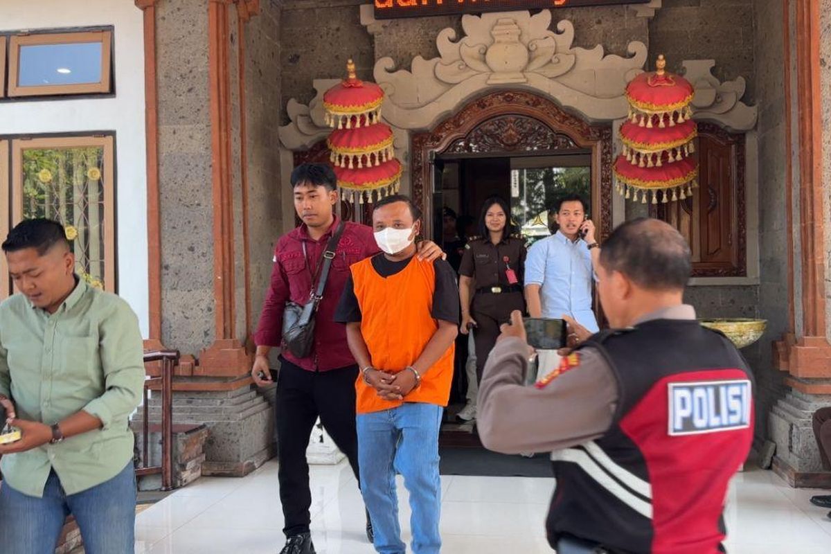 Jaksa menahan tersangka kasus korupsi dana Desa Jegu, Kecamatan Penebel, Kabupaten Tabanan, Provinsi Bali, berinisial IGPPW, Rabu (24/9/2025).