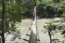 Jembatan Gantung di Lebak Putus, 15 Orang Jatuh ke Sungai 