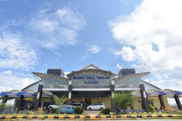 Bandara Tebelian di Kabupaten Sintang siap menggantikan Bandara Susilo yang sudah tidak bisa dikembangkan lagi. 