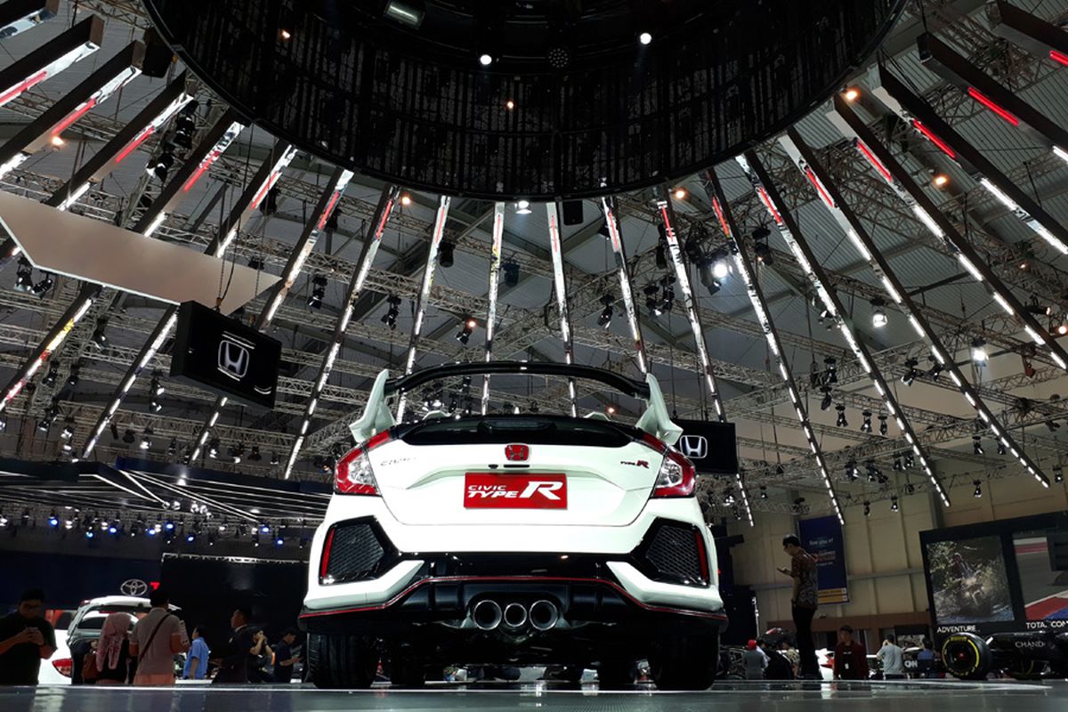 Honda Civic Type R saat mejeng di GIIAS 2017.