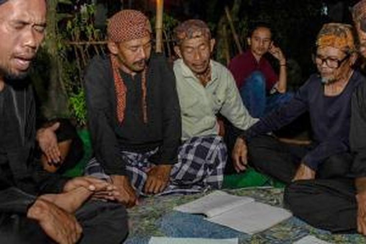 Warga Desa Pasiragung di Kecamatan Hantara, Kabupaten Kuningan, Jabar mengucapkan wujud syukur kepada Tuhan YME. Desa Pasiragung merupakan salah satu desa budaya Pasundan yang terus dilestarikan.