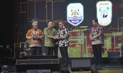 Terima Penghargaan Daerah Peduli Pengendalian Inflasi, Pj Gubri: Apresiasi Ini Jadi Cambuk dan Motivasi 
