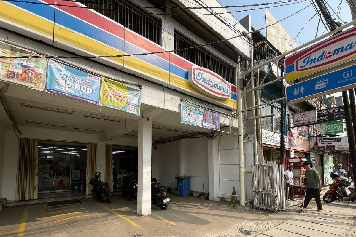 Minimarket di kawasan Otista, Cawang, Jakarta Timur, Jumat (10/5/2024).