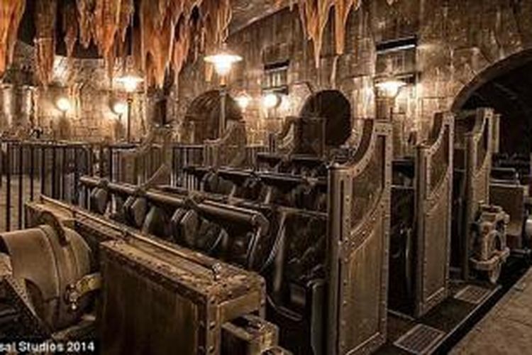 Wahana Harry Potter and the Escape from Gringotts di Universal Orlando Resort, Amerika Serikat.
