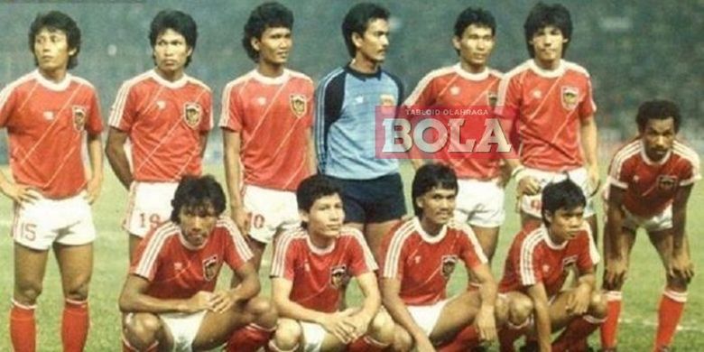 Ricky Yacobi (berdiri, paling kanan) saat tergabung dalam timnas Indonesia yang berlaga di SEA Games XIV di Jakarta pada September 1987