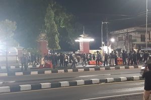 Pagar Mapolda DIY Roboh Saat Aksi Protes Penganiayaan Oknum Brimob di Maluku